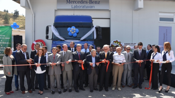 Orhan Abalıoğlu Mesleki ve Teknik Anadolu Lisesine Mercedes-Benz Laboratuvarı Açıldı