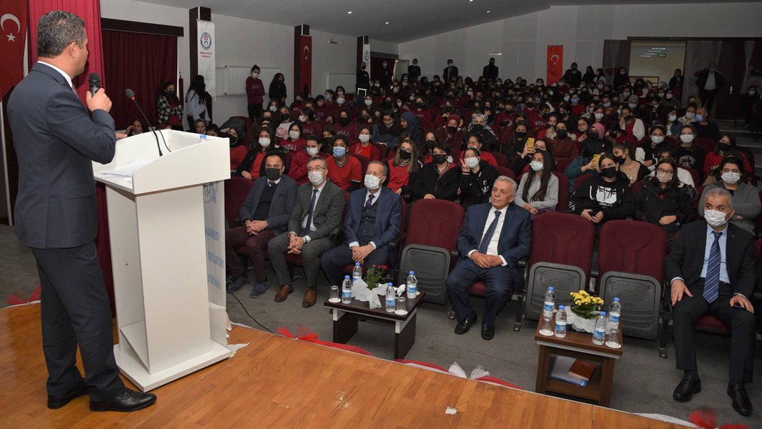Osman Aydınlı Mesleki ve Teknik Anadolu Lisesi Öğrencileri Ödüllendirildi