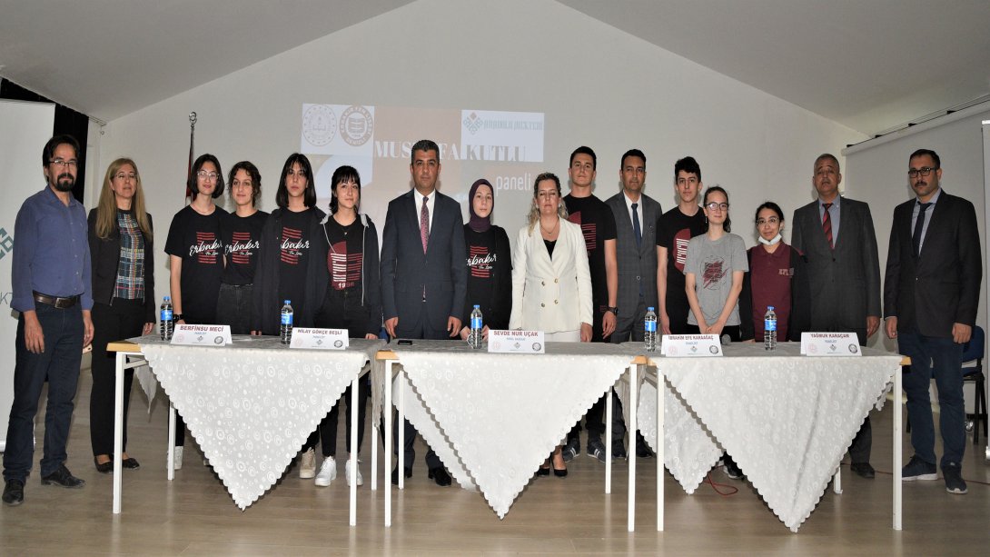 Anadolu Mektebi Yazar Okumaları Paneli Bu Kez Erbakır Fen Lisesi'ndeydi